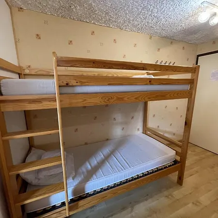 4 Pers. Avec Balcon Et Casier A Skis, Au Pied Des Pistes - Fr-1-787-45 *